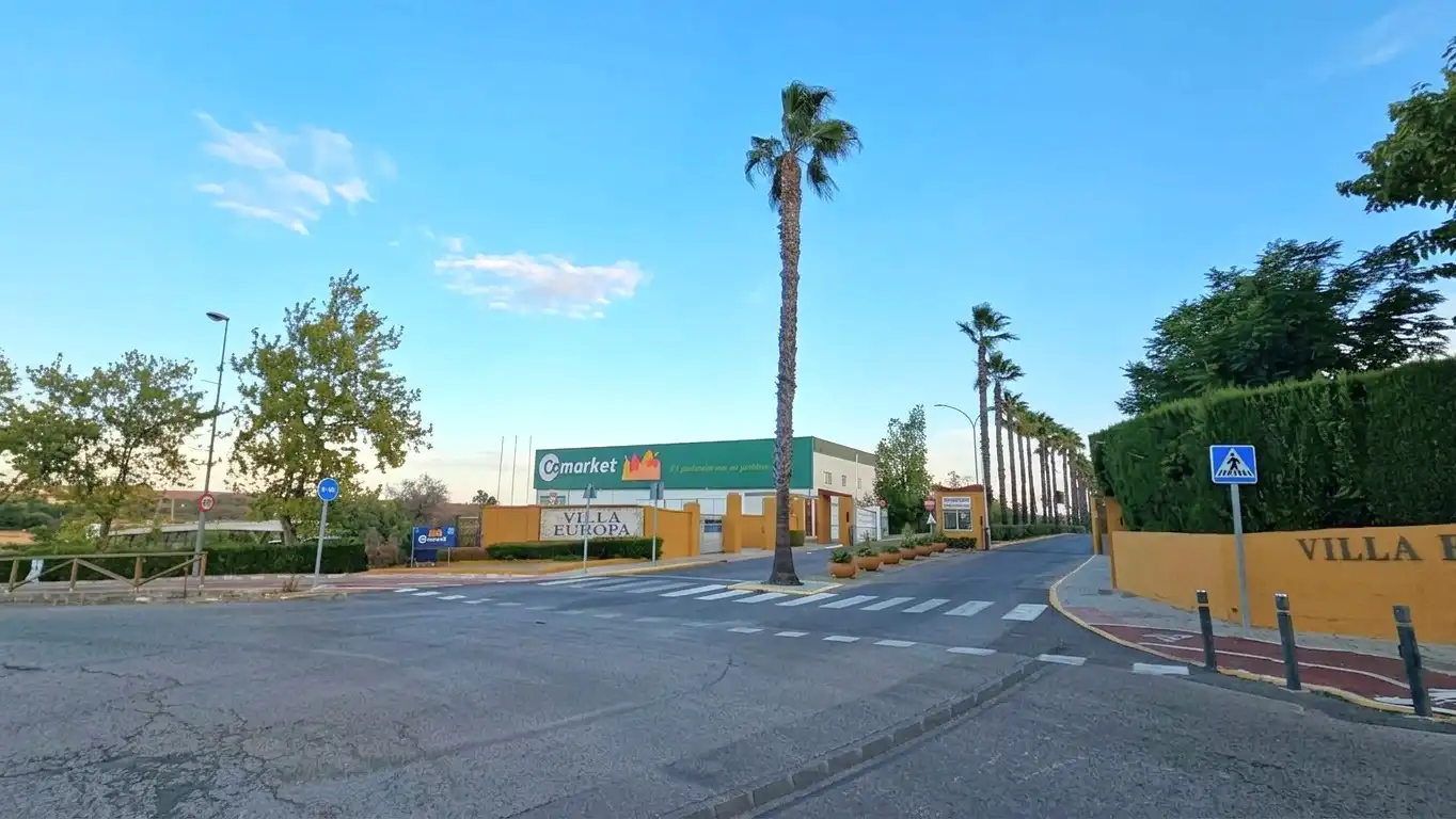 Vista exterior de Casa o xalet en venda en Espartinas amb Aire condicionat, Calefacció i Jardí privat
