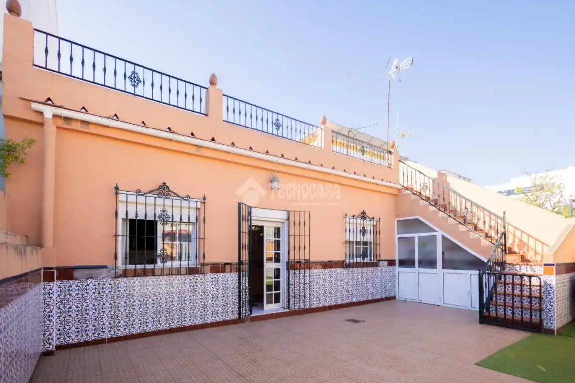 Terrassa de Casa adosada en venda en Bellavista - La Palmera