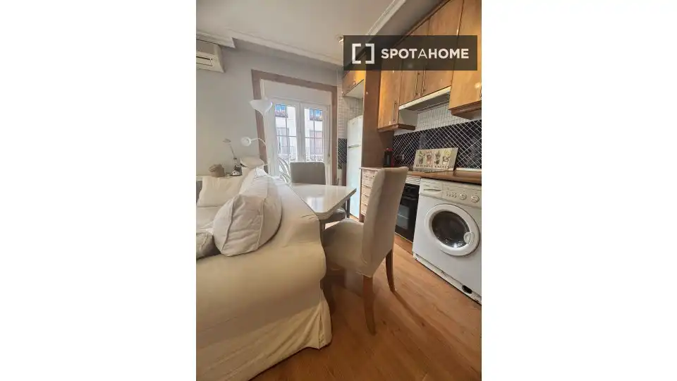 Appartamento con terrazza in affitto a Centro, imagen 14