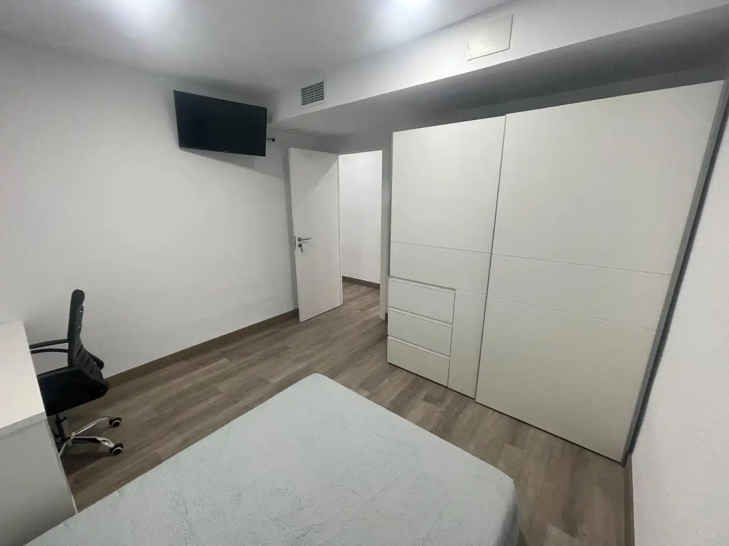 Bedroom of Flat for share in Cartagena  with Air Conditioner, Heating and Furnished