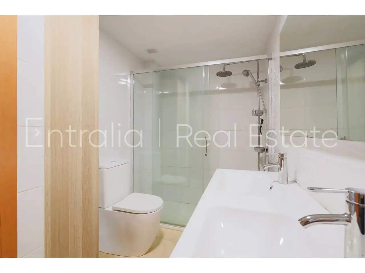 Bathroom of Flat for sale in Celrà, Girona
