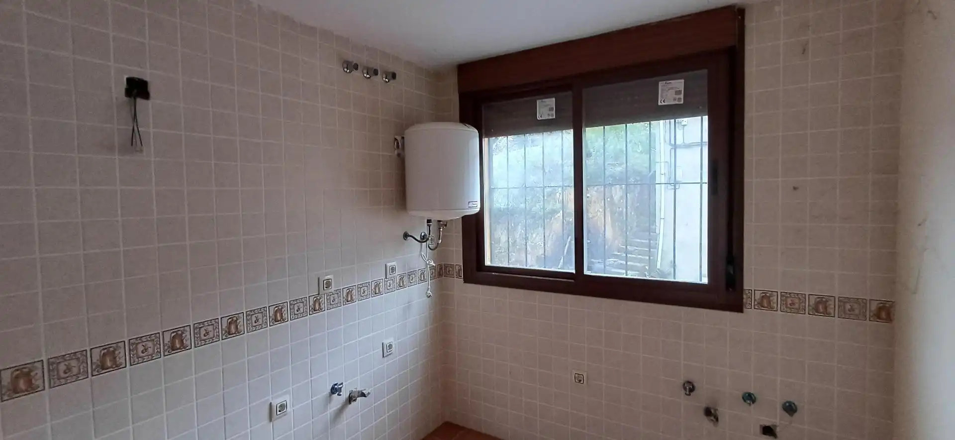 Badezimmer von Erdgeschoss zum Verkauf in Ladrillar mit Terrasse und Balkon
