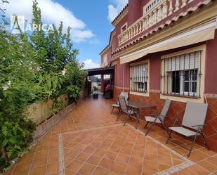 Vista exterior de Casa o xalet en venda en Algeciras amb Piscina