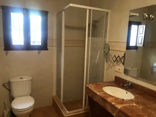 Bany de Casa o xalet en venda en Tàrbena amb Aire condicionat, Calefacció i Jardí privat