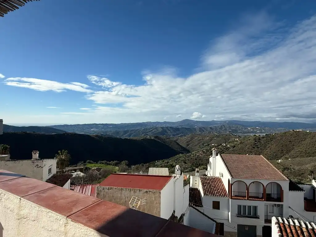 Vista exterior de Casa o chalet en venta en Canillas de Aceituno con Aire acondicionado, Terraza y Balcón