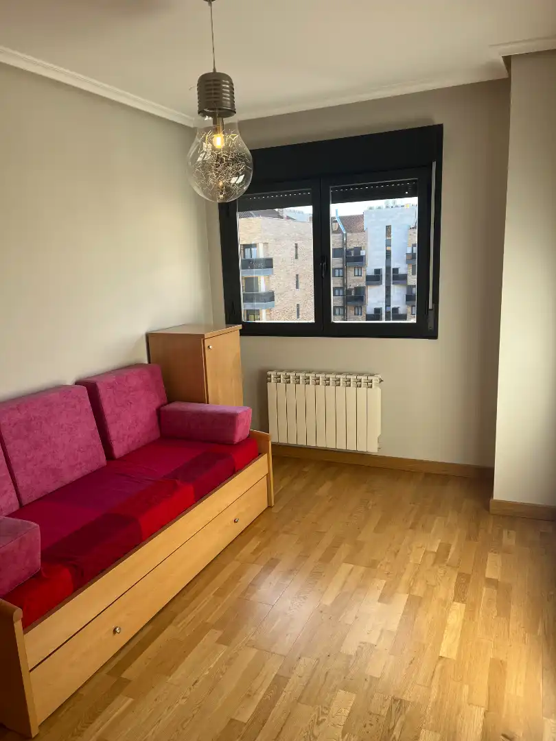 Bedroom of Attic for rent in  Logroño  with Air Conditioner, Heating and Parquet flooring