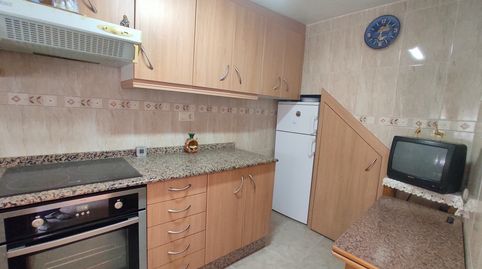 Foto 2 de Casa adosada en venta en Enguídanos, Cuenca