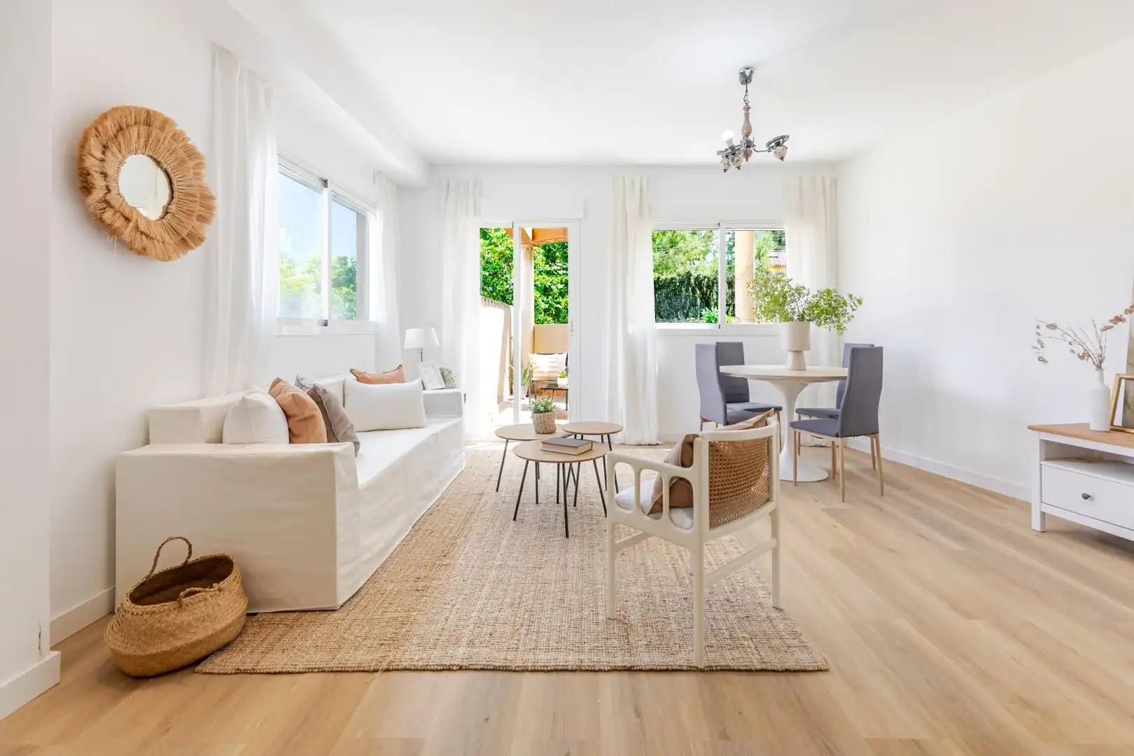 Wohnzimmer von Einfamilien-Reihenhaus zum Verkauf in Gilet mit Terrasse, Abstellraum und Balkon