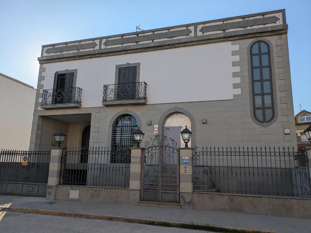 House or chalet for sale in JOSE BARCENA, 103, El Pilar - La Estación