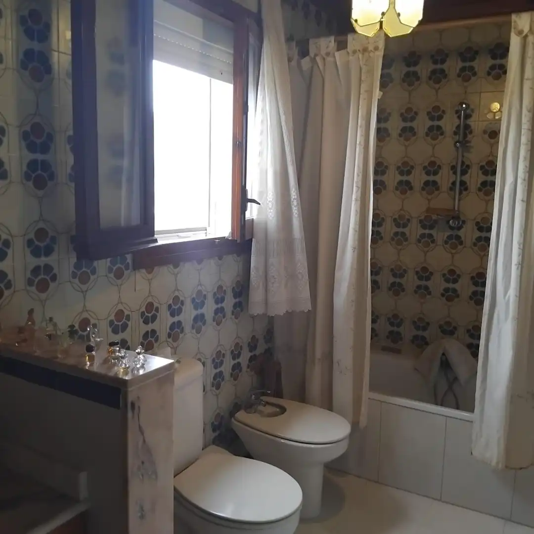 Bany de Casa o xalet en venda en Salou amb Jardí privat, Terrassa i Traster