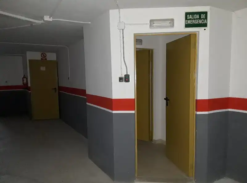 Garage for sale in Torrent