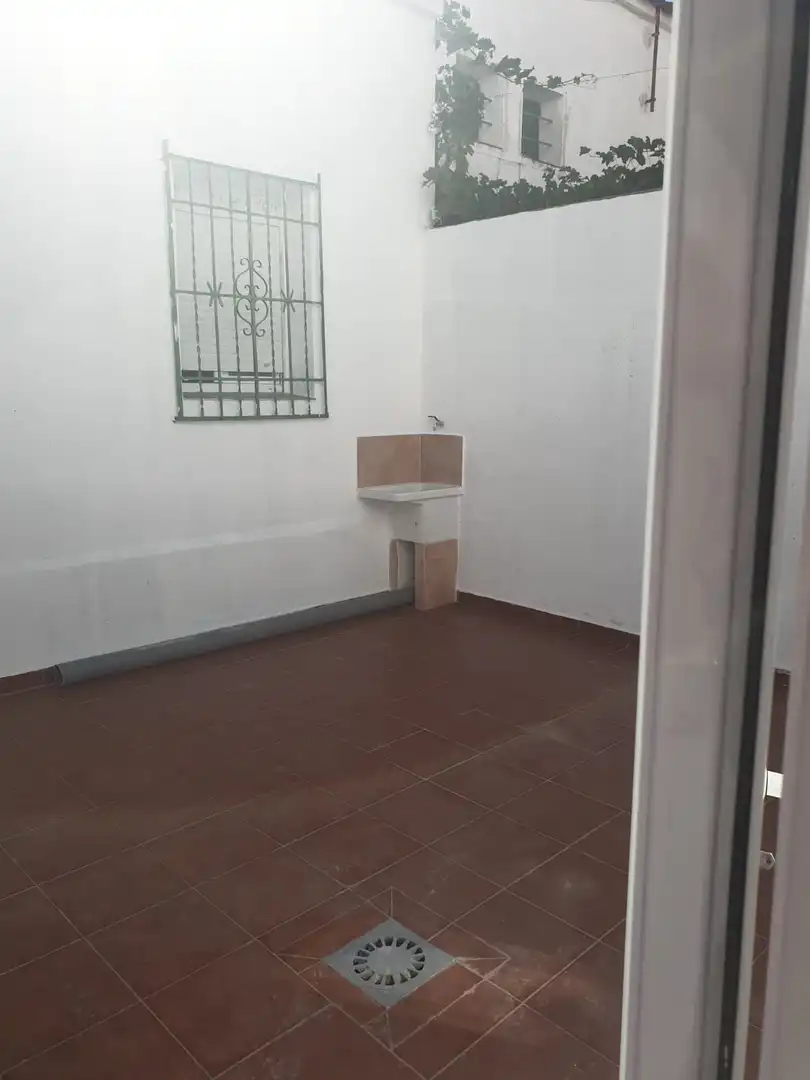Bathroom of Flat for rent in Parla  with Washing machine