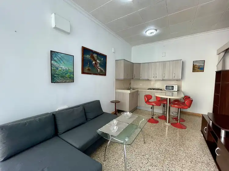 Sala d'estar de Local en venda en Las Palmas de Gran Canaria amb Moblat