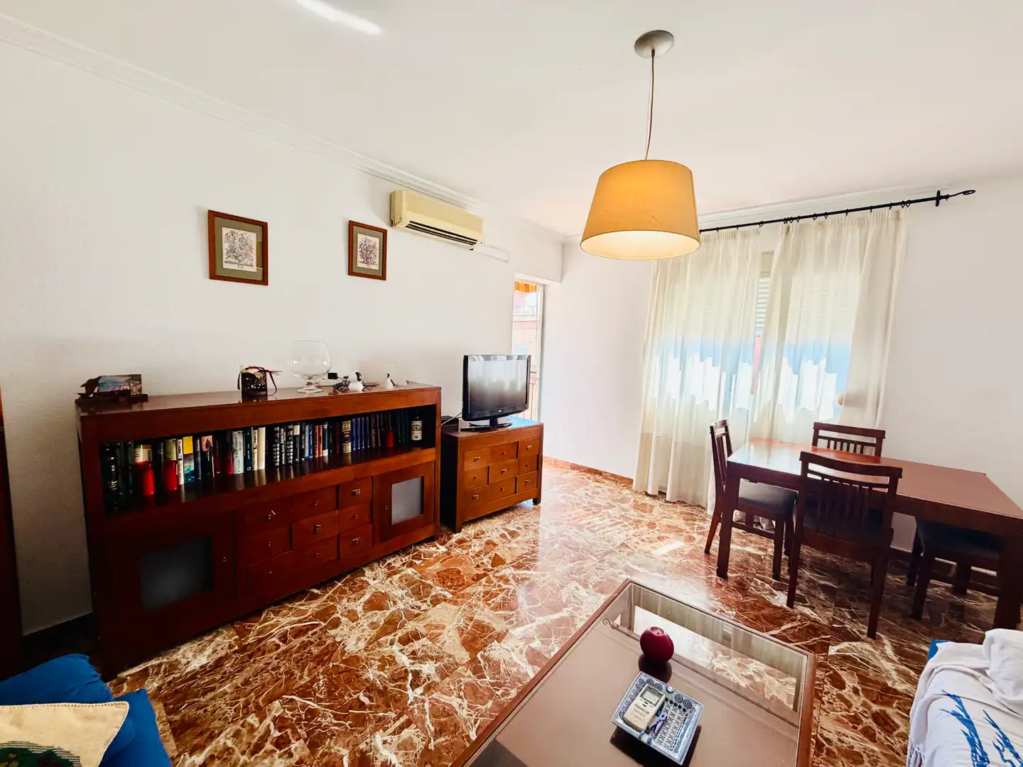 Living room of Flat for sale in Sevilla  with Air Conditioner and Terrace