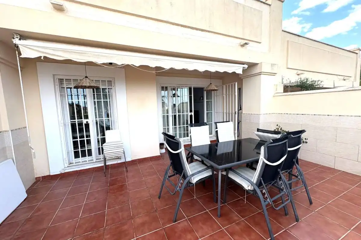 Terrasse von Einfamilien-Reihenhaus zum Verkauf in Torremolinos mit Klimaanlage, Terrasse und Abstellraum