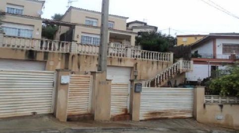 Solvia Inmobiliaria  Chalet independiente Canyelles