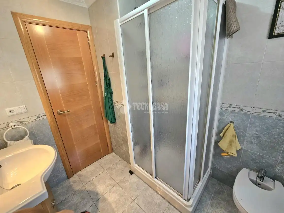 Bathroom of Flat for sale in Mairena del Aljarafe