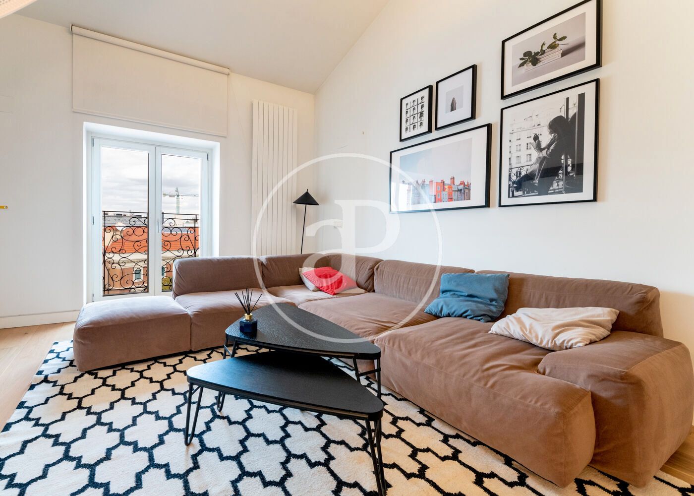 Sala de estar de Dúplex de alquiler en  Madrid Capital con Aire acondicionado, Calefacción y Amueblado