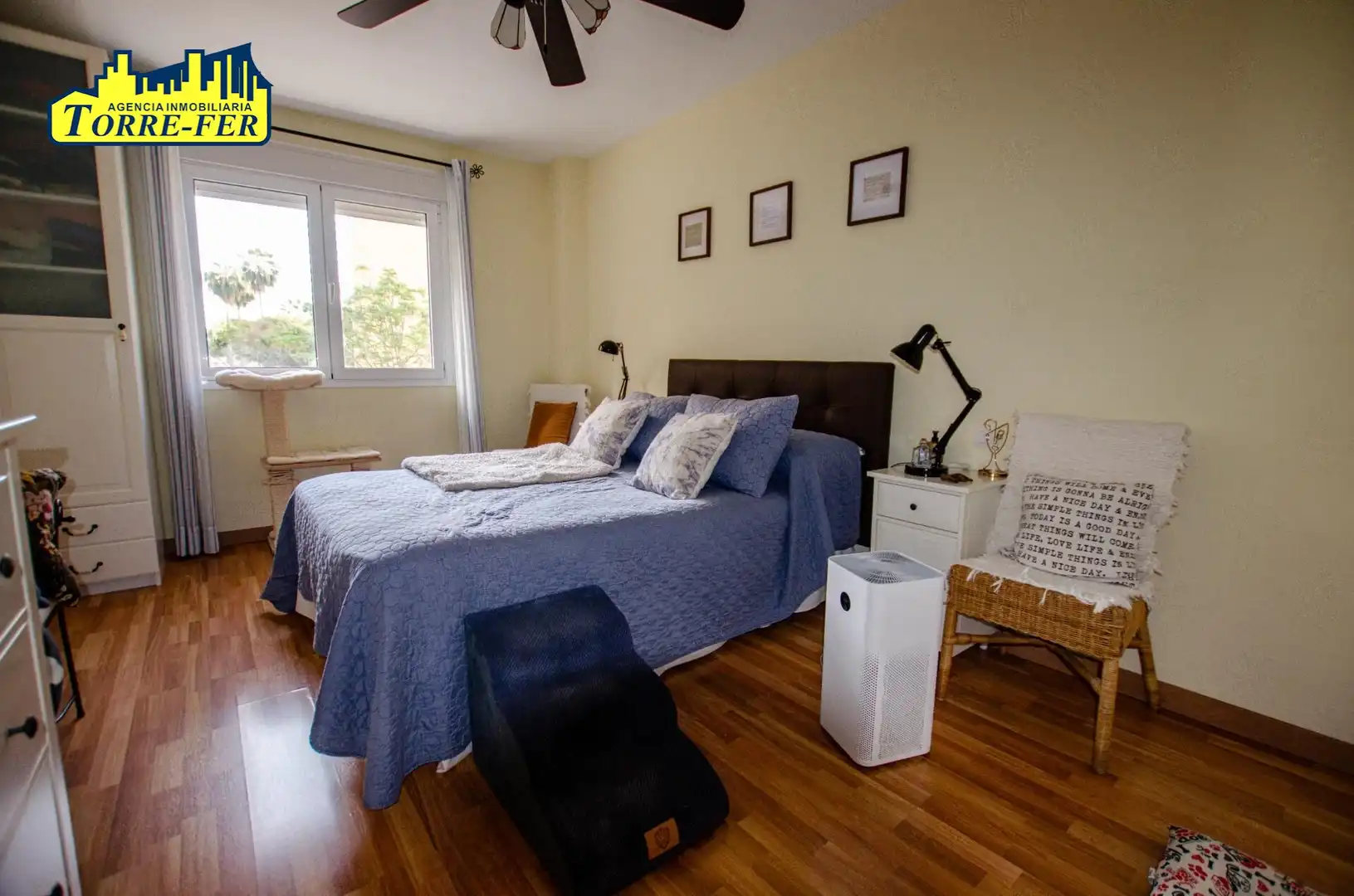 Schlafzimmer von Wohnung zum Verkauf in Almería mit Klimaanlage und Heizung