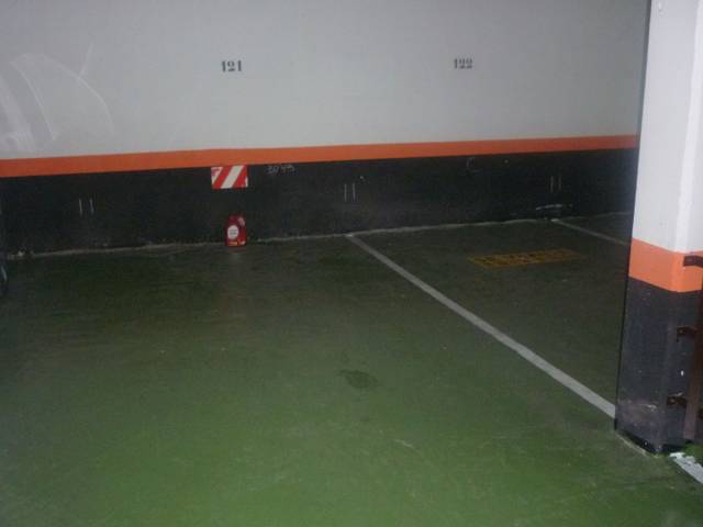 Garaje en Alquiler en Calle de Sanchorreja, 4 en Lucero