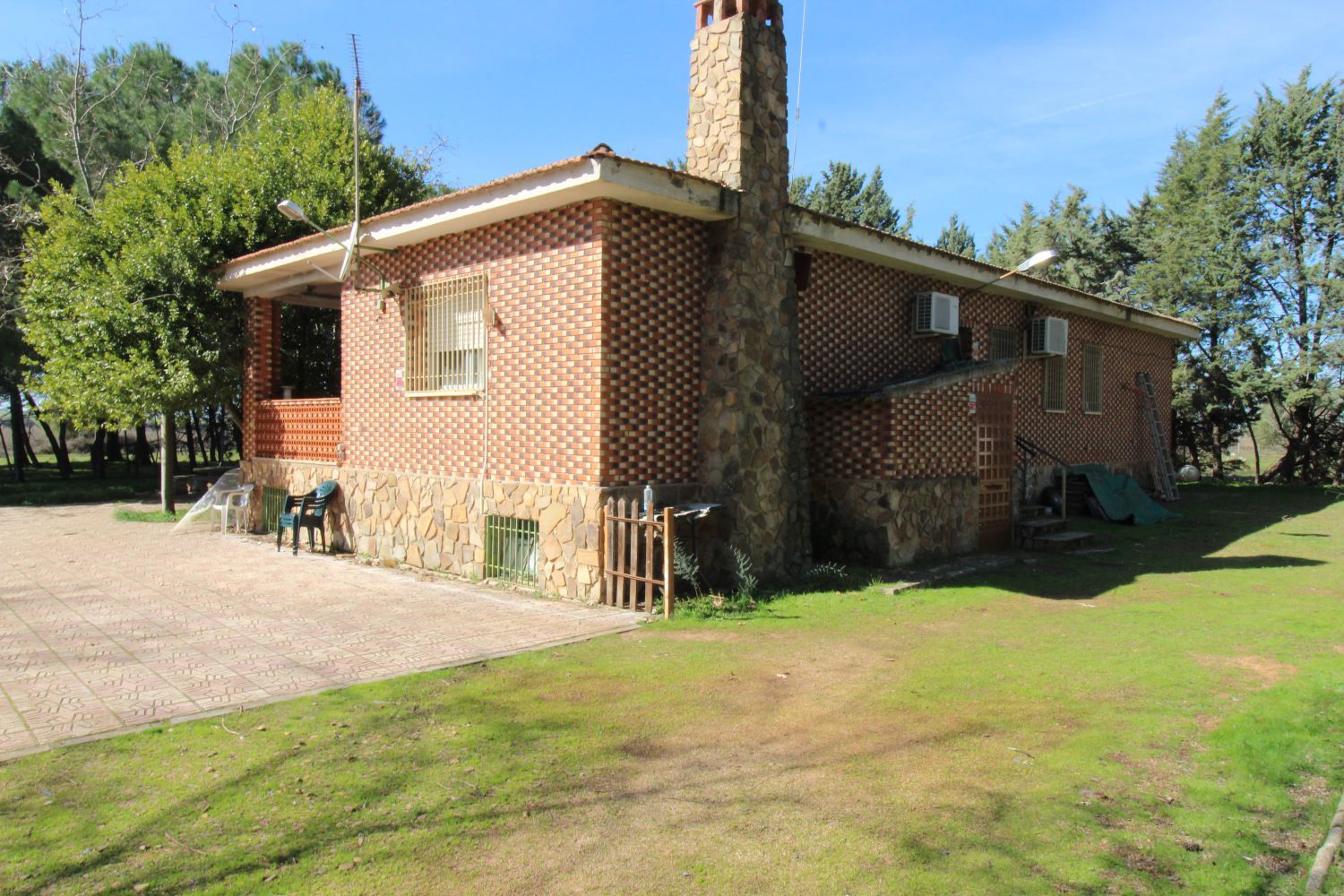 Exterior view of Houses for sale in Ciudad Real Capital  with Air Conditioner and Heating