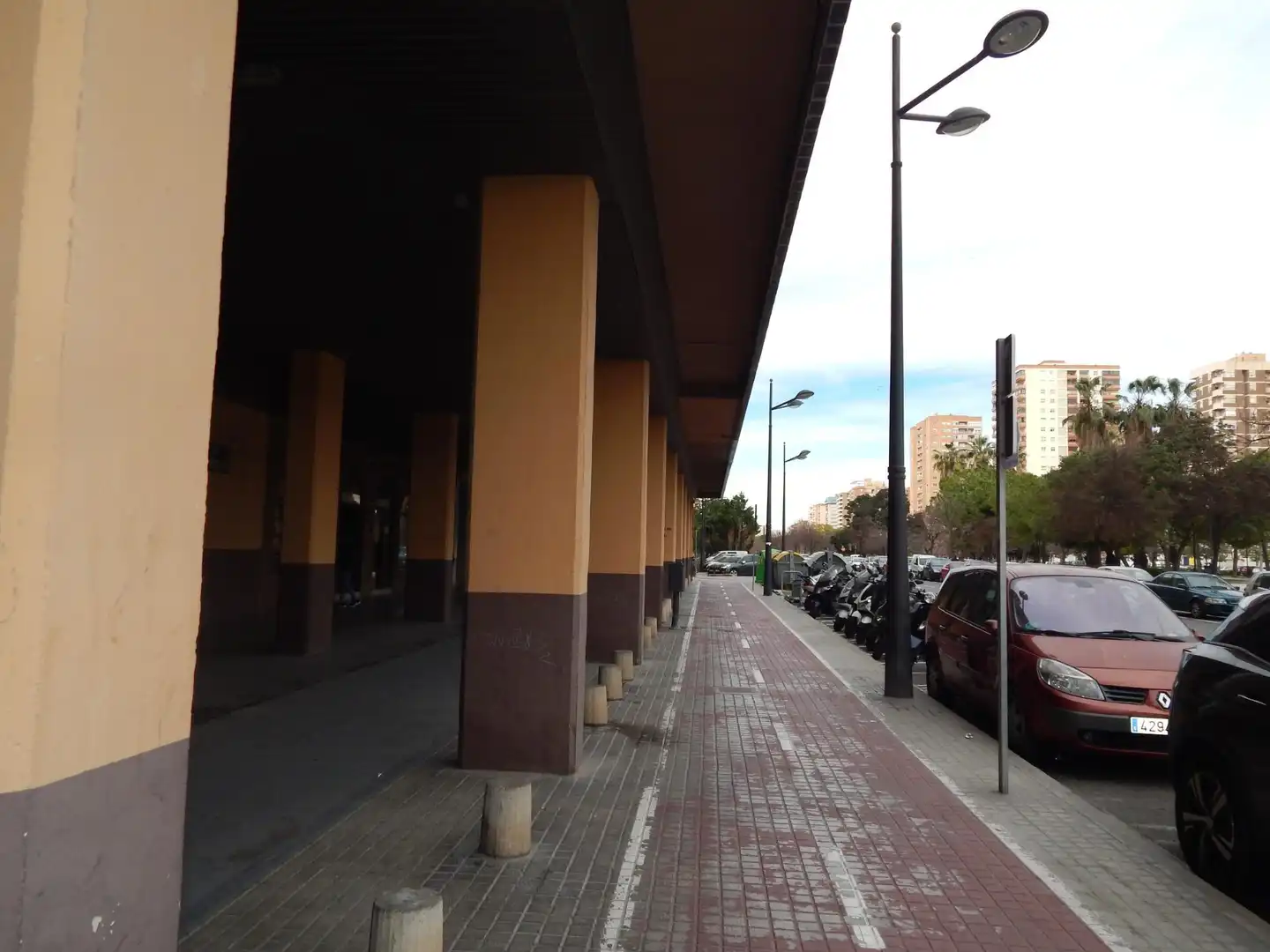 Parking of Flat for sale in Valencia  with Air Conditioner and Balcony