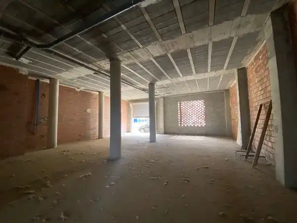 Local comercial en venta en Emperatriz Eugenia de Montijo, imagen 5