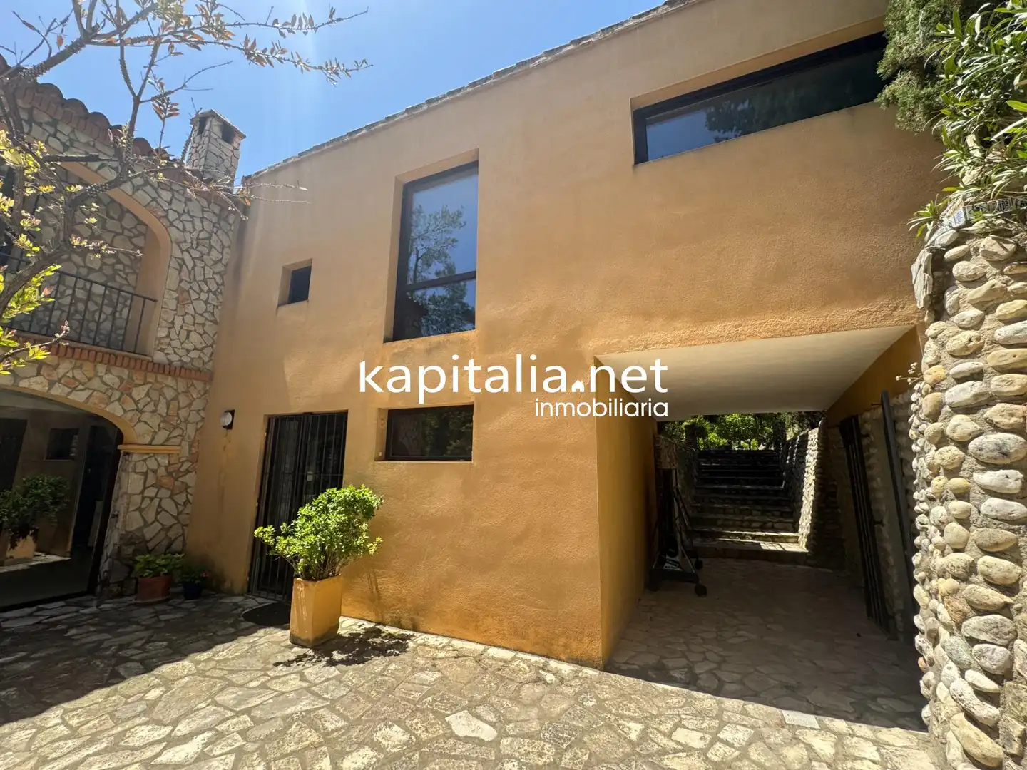 Vista exterior de Casa o xalet en venda en Xàtiva amb Calefacció, Jardí privat i Terrassa