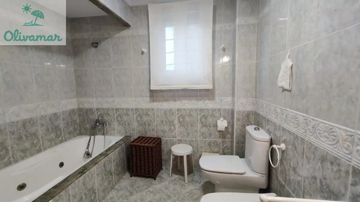 Bany de Casa o xalet en venda en Oliva amb Moblat