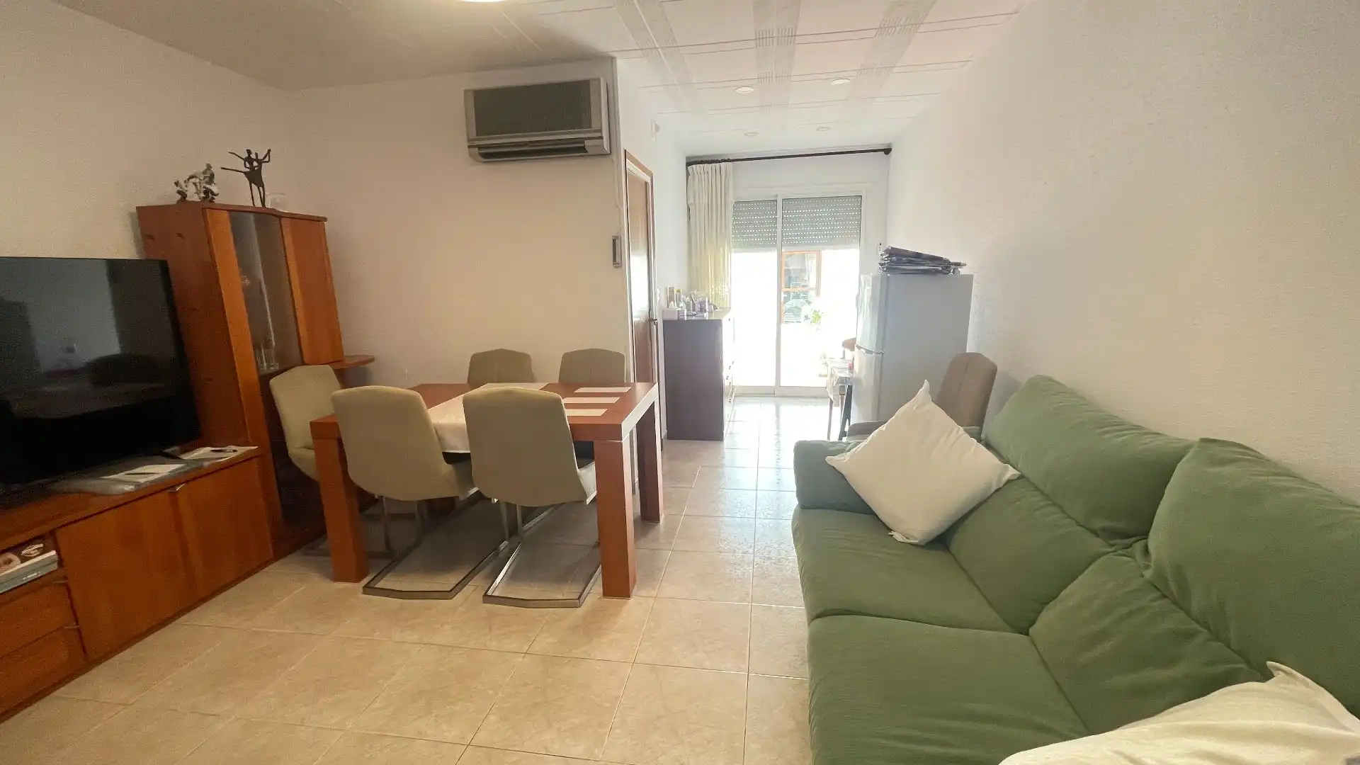 Sala d'estar de Casa o xalet en venda en Terrassa amb Aire condicionat, Calefacció i Jardí privat
