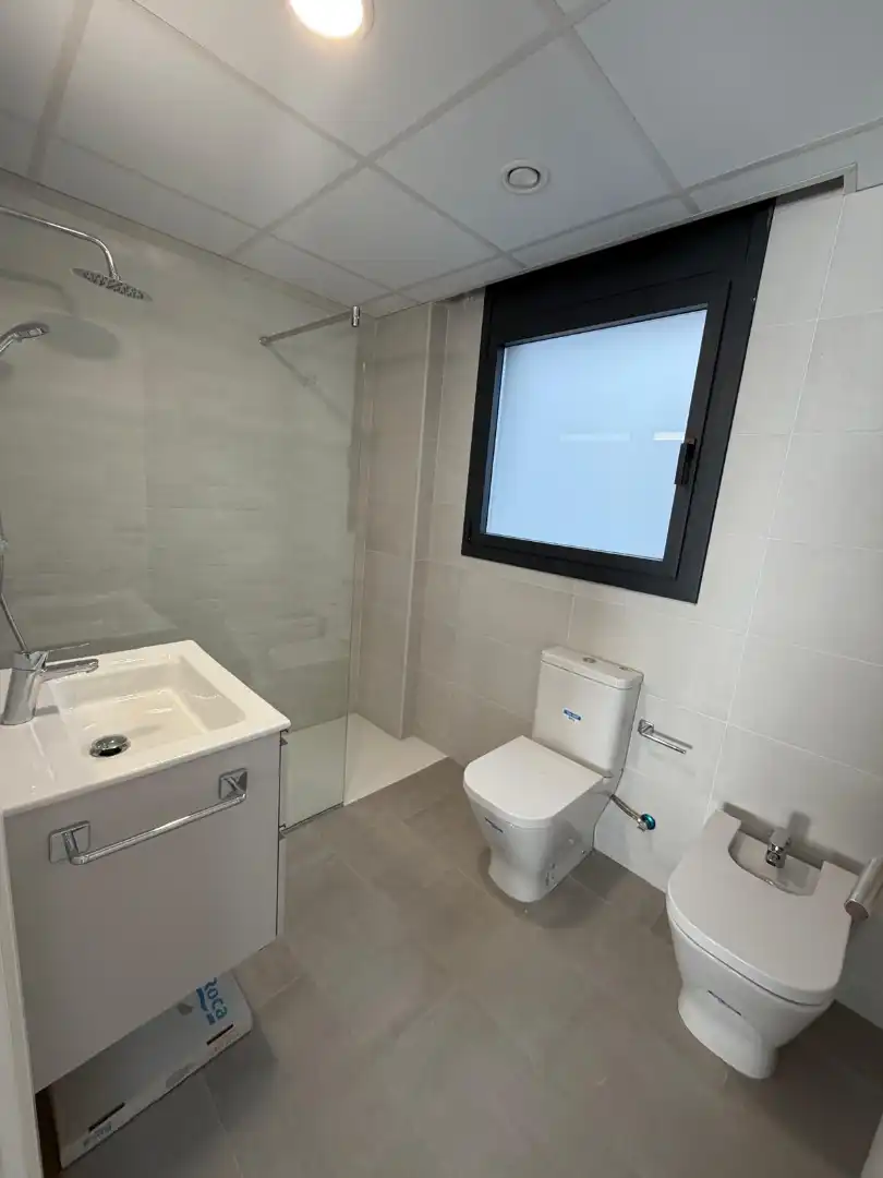 Baño de Dúplex en venta en La Llagosta con Aire acondicionado, Calefacción y Terraza
