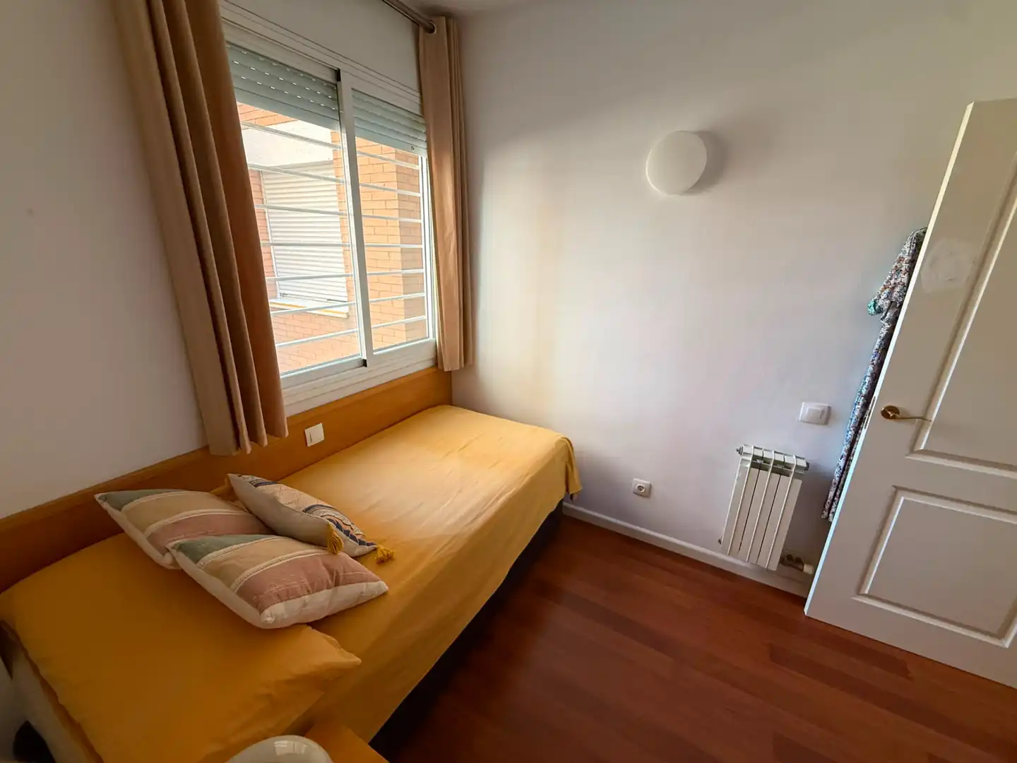 Habitación de Piso en venta en Cornellà de Llobregat con Aire acondicionado, Calefacción y Parquet