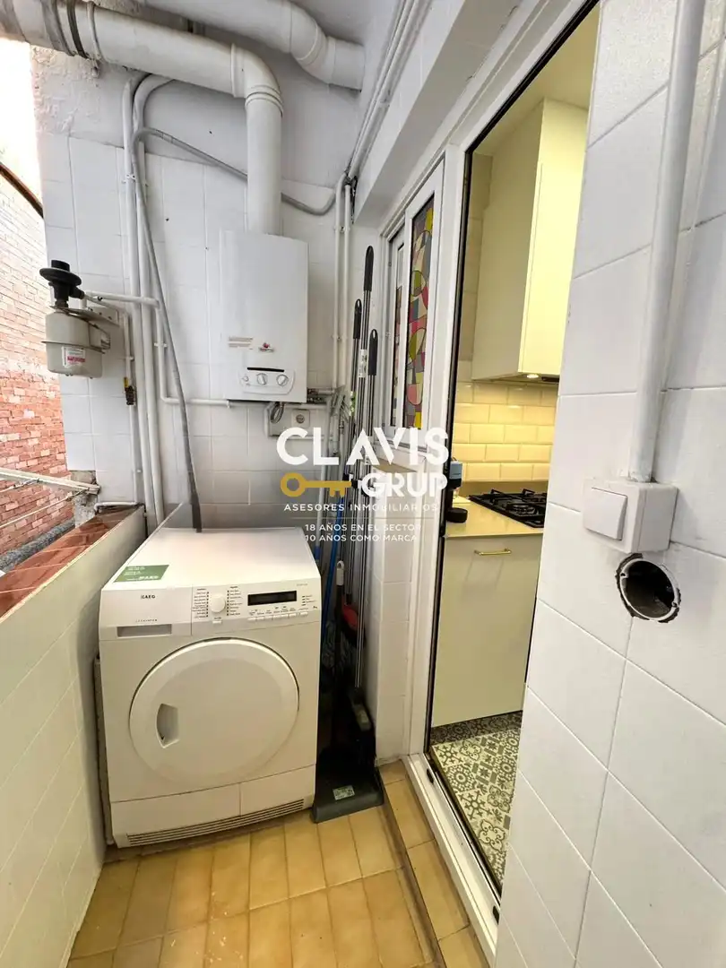 Cuina de Pis en venda en Barcelona amb Aire condicionat, Calefacció i Forn