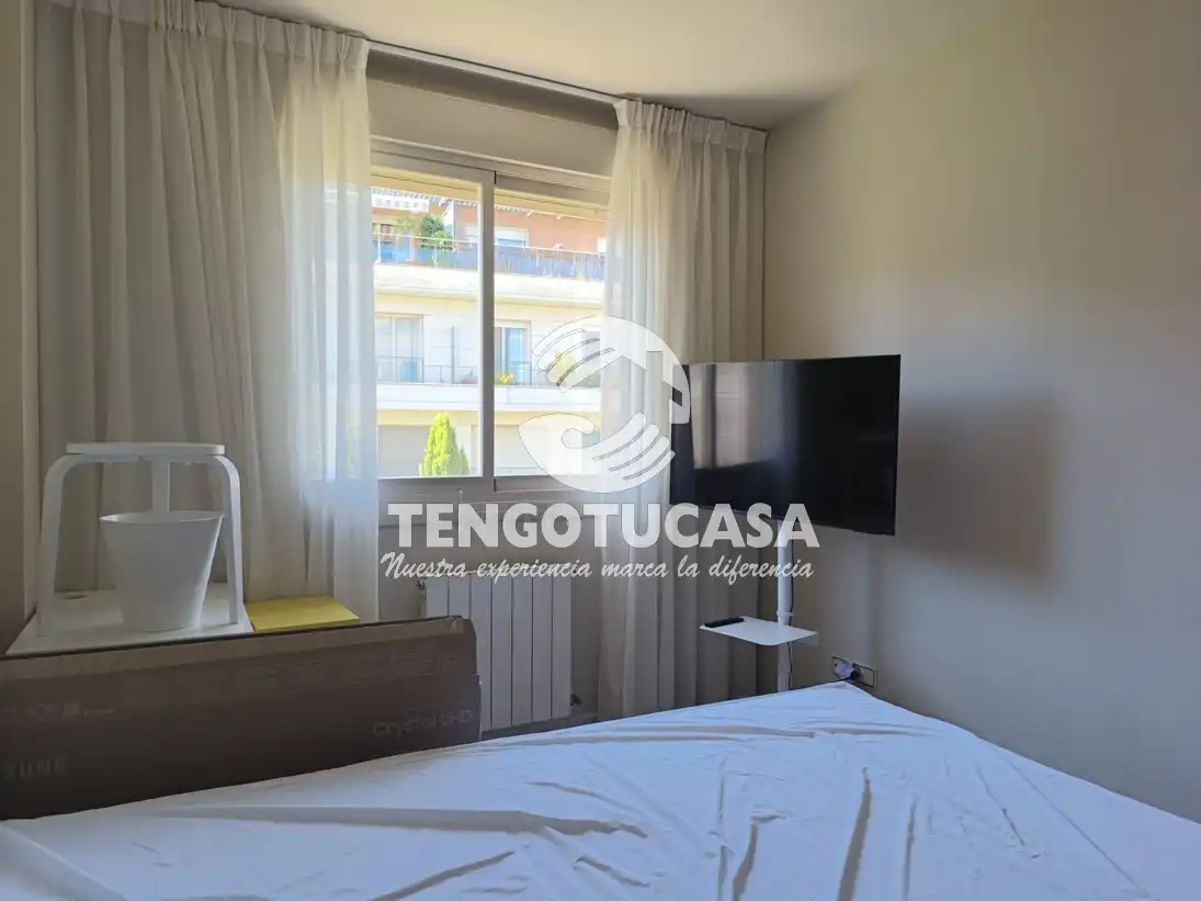Bedroom of Flat for rent in Madrid  with Air Conditioner, Heating and Terrace