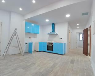 Kitchen of Apartment for sale in Vilafranca del Penedès  with Air Conditioner, Heating and Oven