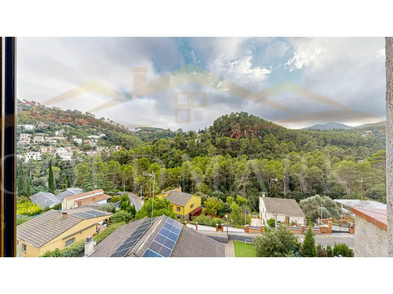 Vista exterior de Casa o chalet en venta en Corbera de Llobregat con Aire acondicionado, Calefacción y Jardín privado