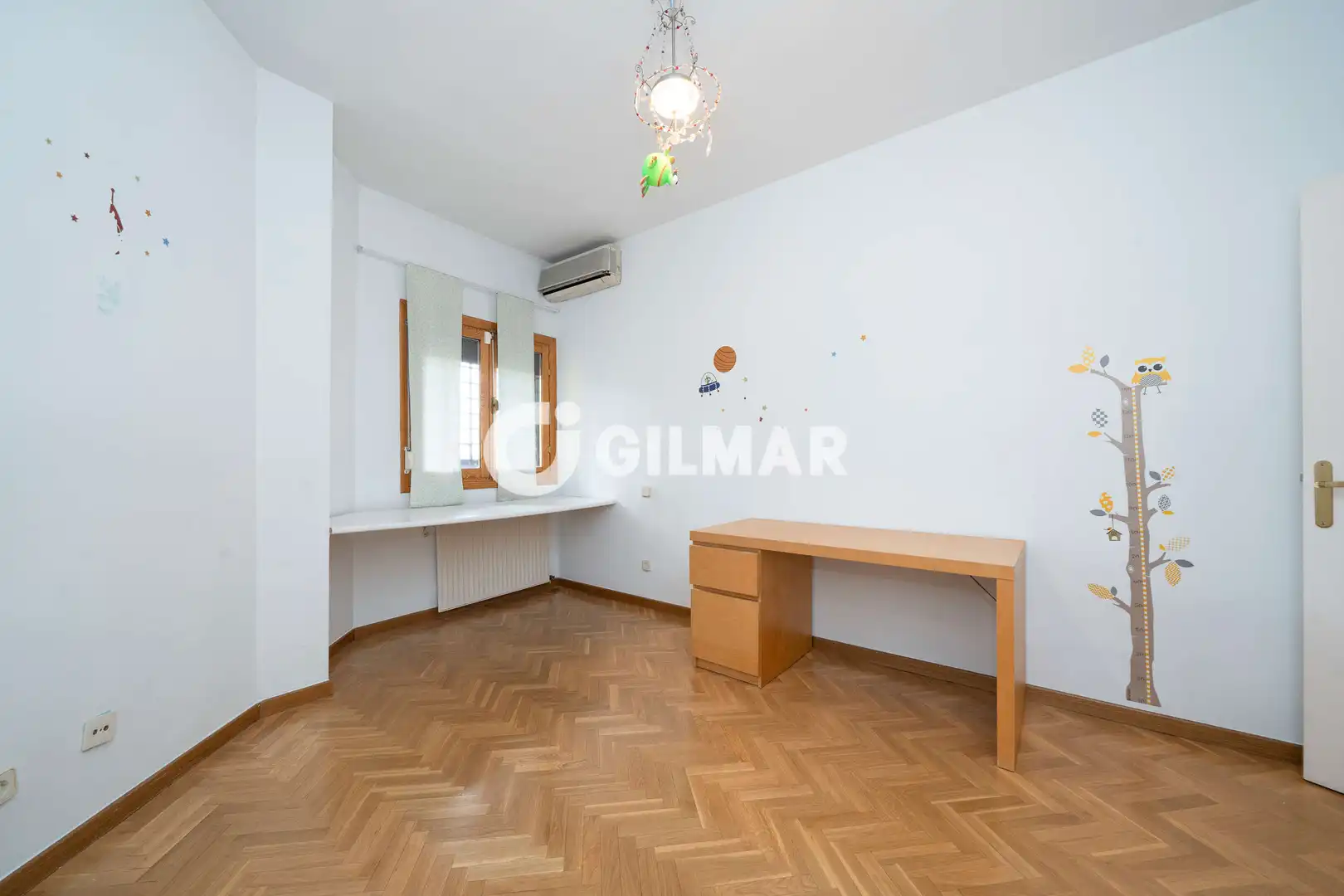 Dormitori de Casa o xalet en venda en Madrid amb Calefacció, Jardí privat i Piscina