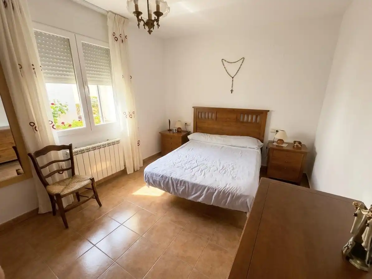Dormitori de Casa o xalet en venda en Menasalbas amb Calefacció, Jardí privat i Traster