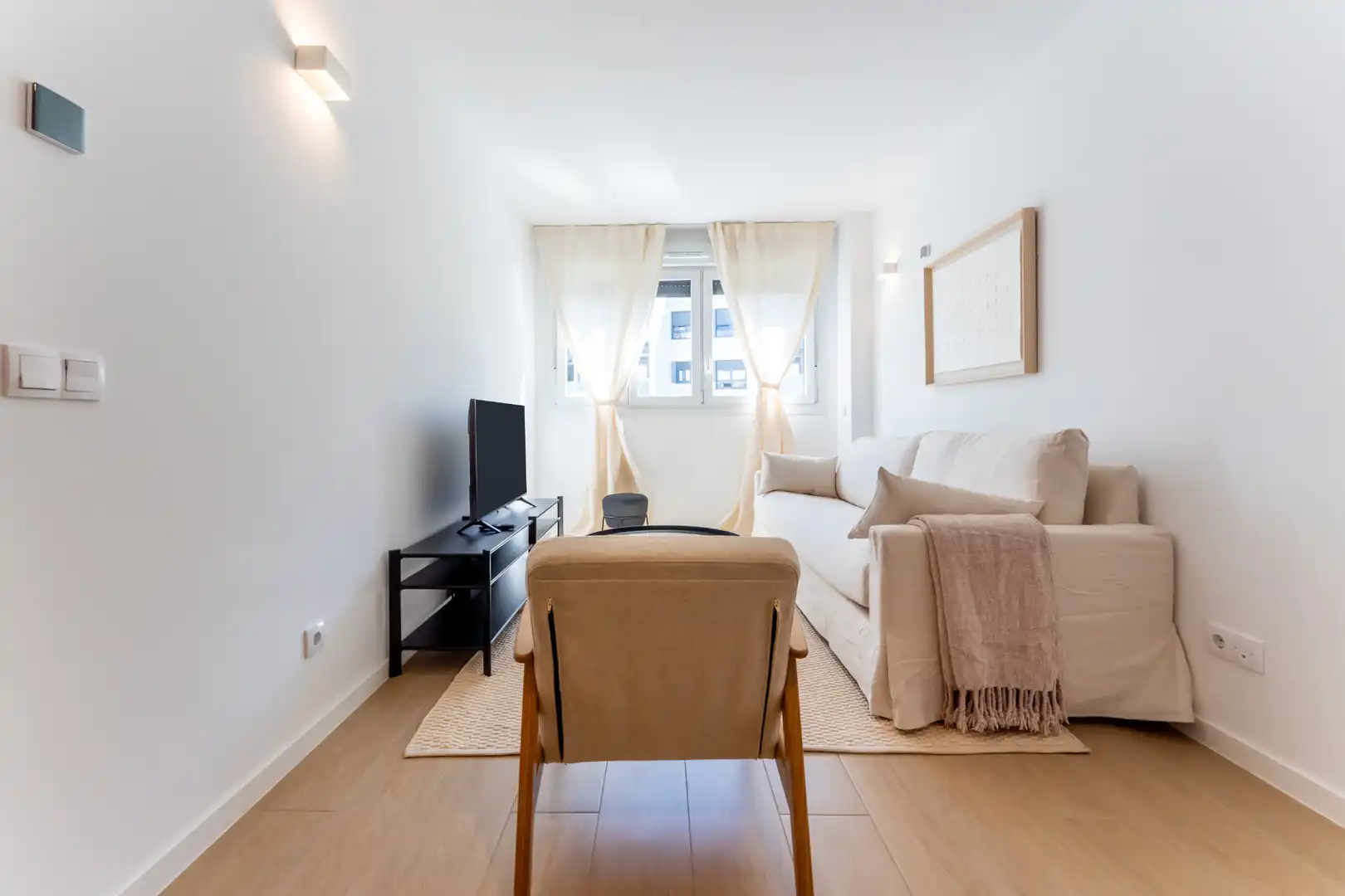 Living room of Apartments for rent in Madrid  with Air Conditioner, Heating and Storage room