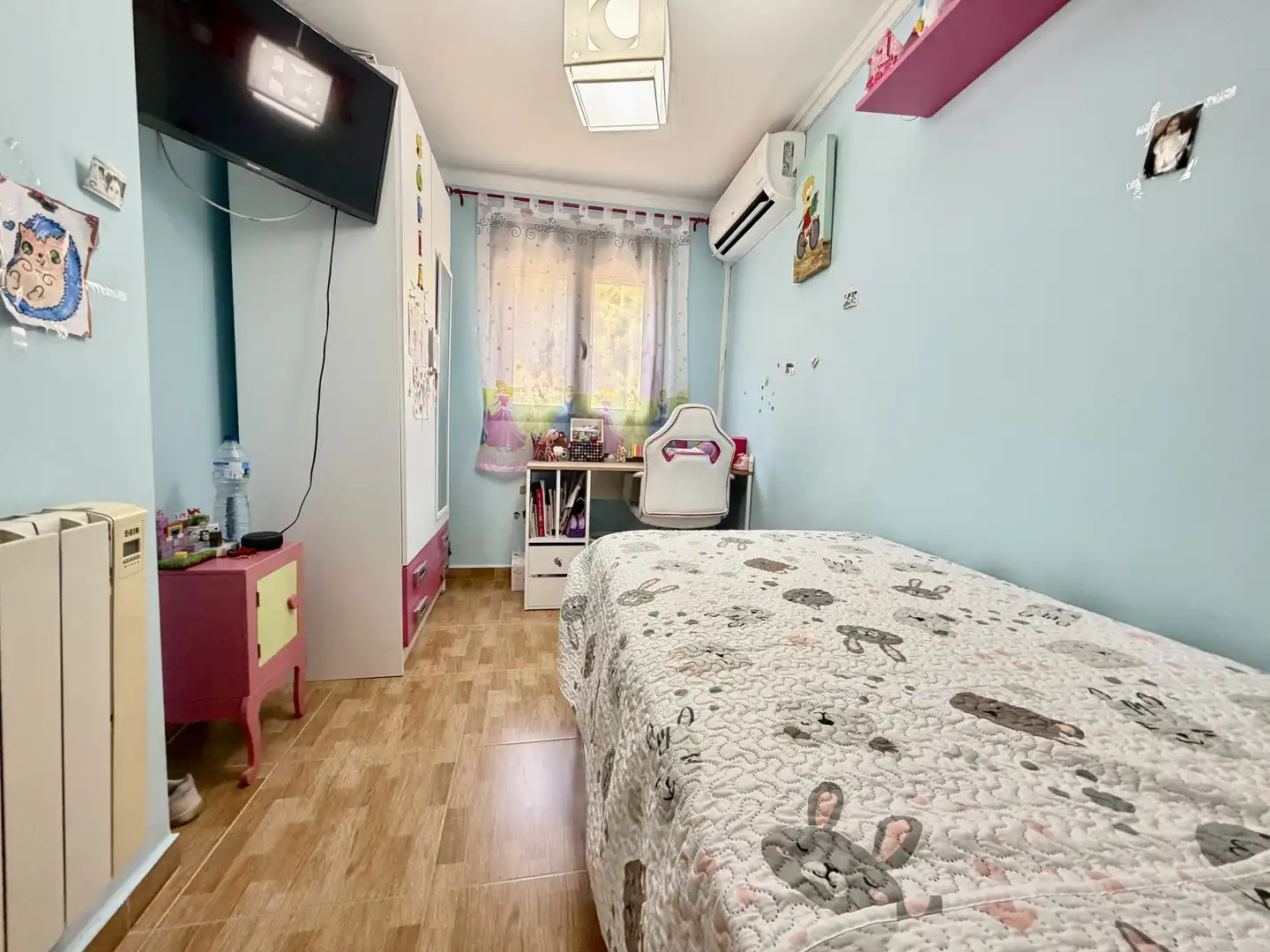 Schlafzimmer von Einfamilien-Reihenhaus zum Verkauf in Tavernes de la Valldigna mit Klimaanlage und Terrasse