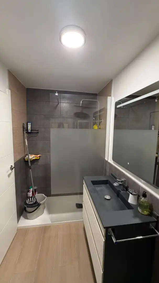 Badezimmer von Country house zum Verkauf in Benquerencia de la Serena mit Möbliert
