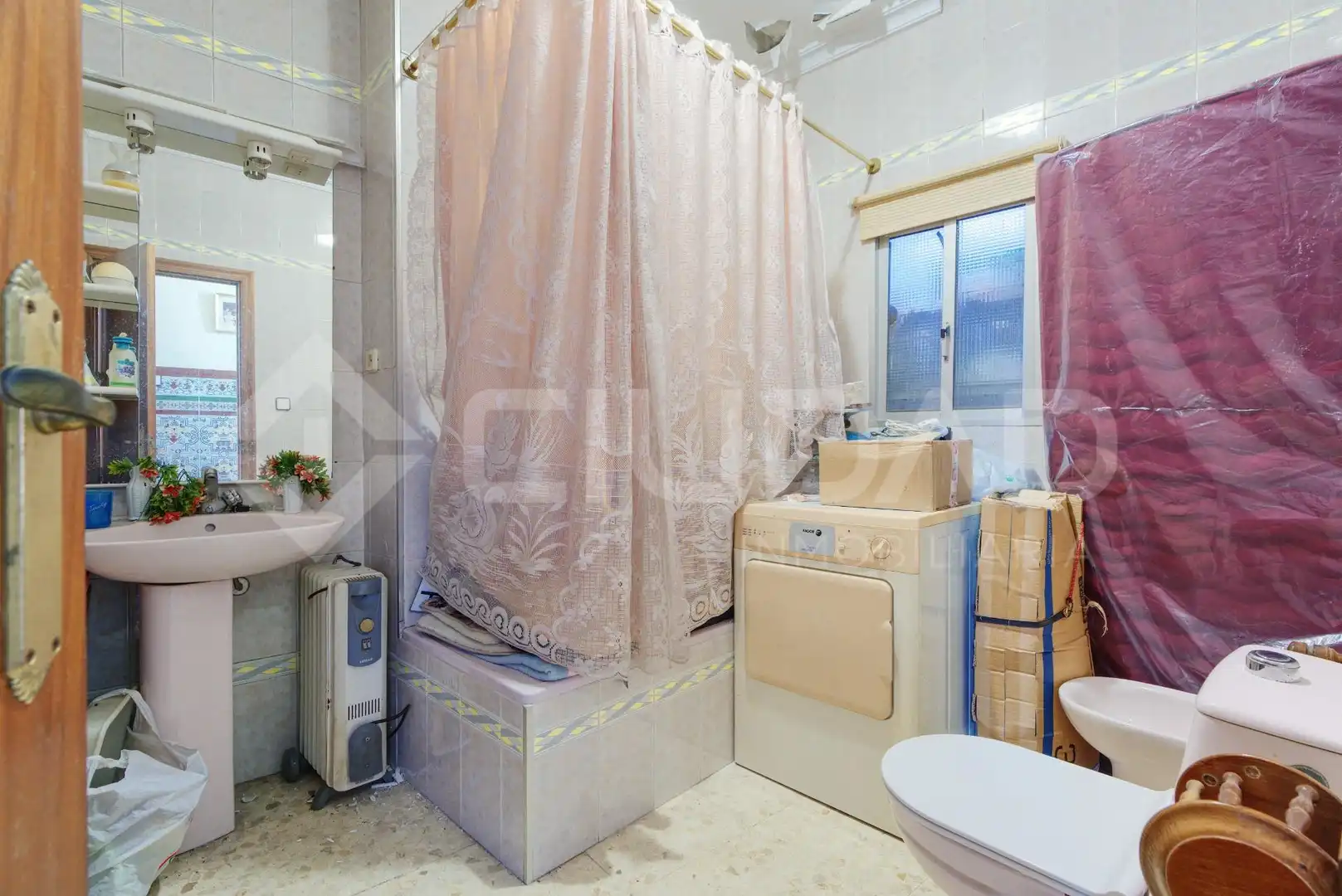 Baño de Piso en venta en Coria del Río con Aire acondicionado y Terraza