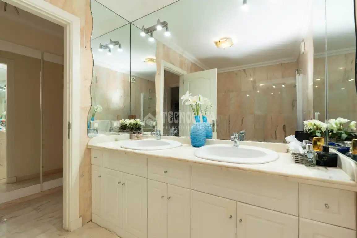 Baño de Piso en venta en Santiago del Teide con Balcón y Piscina comunitaria