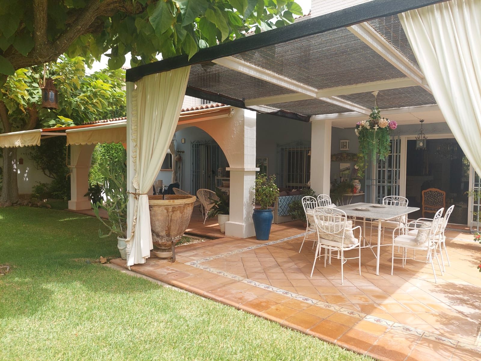 Terrassa de Casa o xalet en venda en  Córdoba Capital amb Aire condicionat, Calefacció i Jardí privat