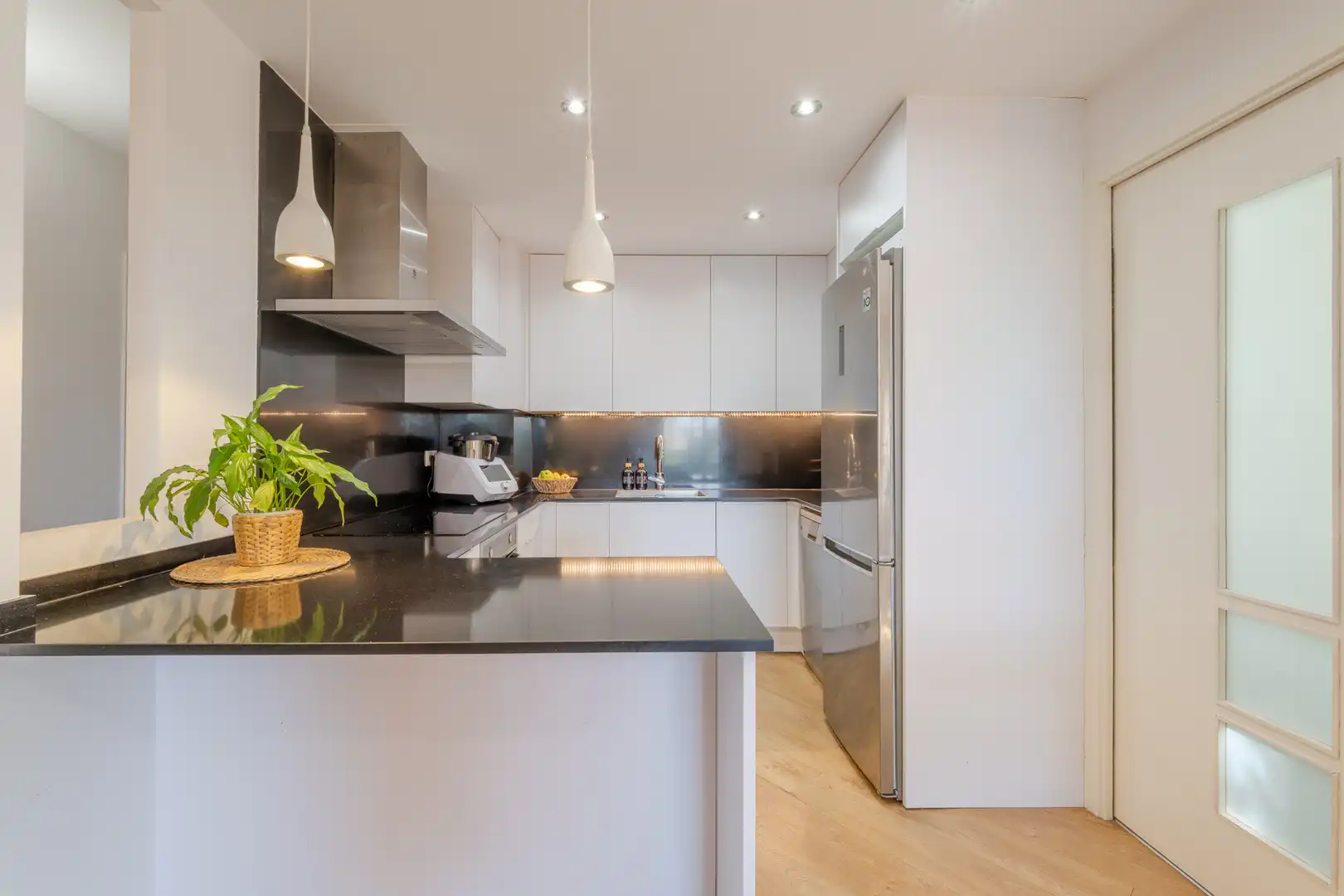 Küche von Wohnung zum Verkauf in Girona mit Klimaanlage, Heizung und Parkett