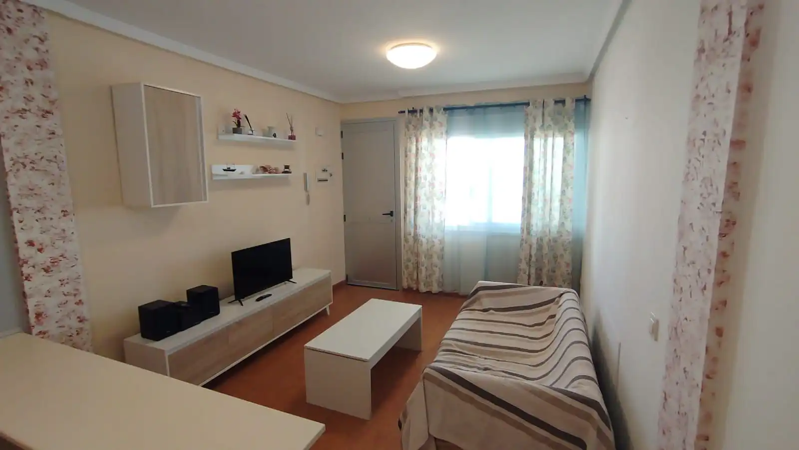 Sala de estar de Apartamento en venta en Puerto del Rosario con Terraza y Amueblado