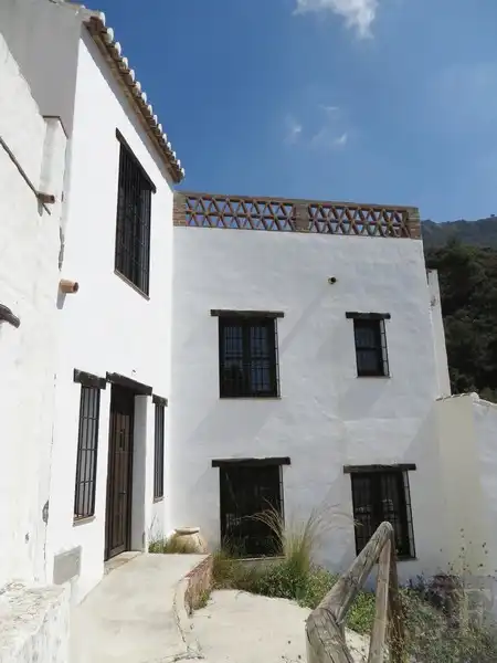 Adossat en venda a Cómpeta