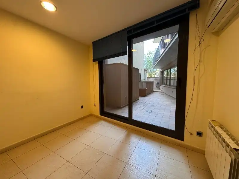 Balcony of Office for rent in La Bisbal d'Empordà  with Air Conditioner, Heating and Terrace