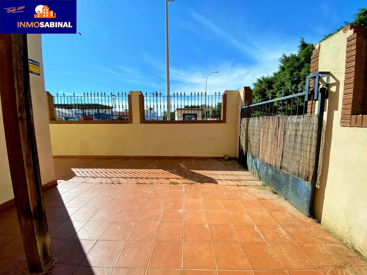 Vista exterior de Casa o chalet en venta en Roquetas de Mar con Terraza y Balcón