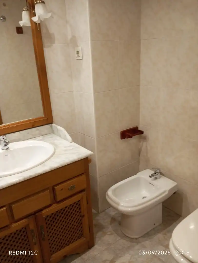 Bany de Pis de lloguer en Murcia amb Aire condicionat, Terrassa i Balcó